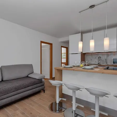 Ivan Sea View * מאקרסקה